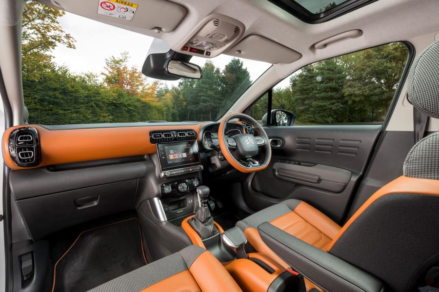 Интерьер Citroen C3 Aircross 2017 года  (UK) (фото 16 из 52)